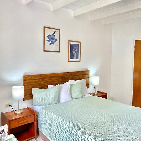 Bananaquit Tobago -Stay Near The Beach Crown Point Exterior photo