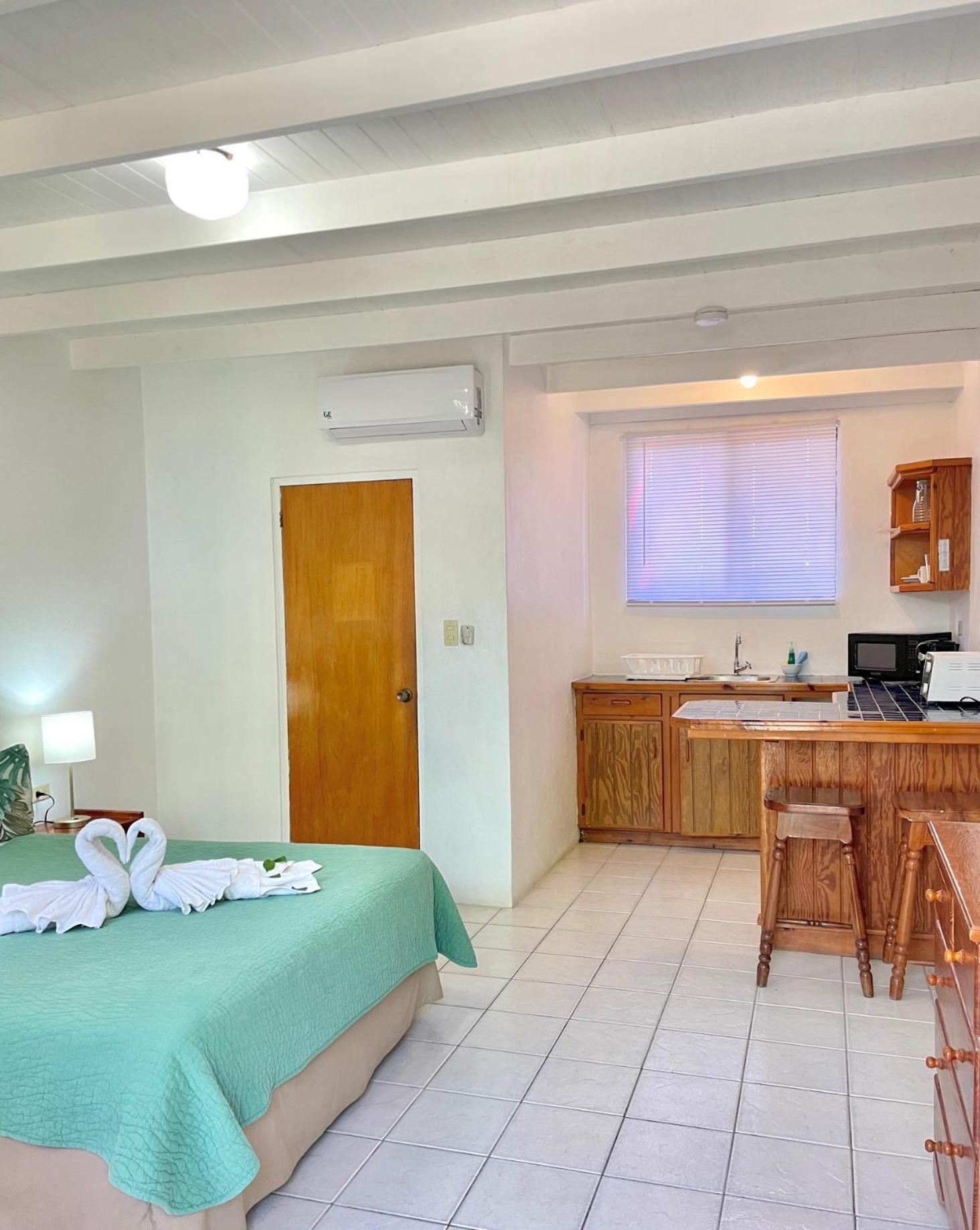 Bananaquit Tobago -Stay Near The Beach Crown Point Exterior photo