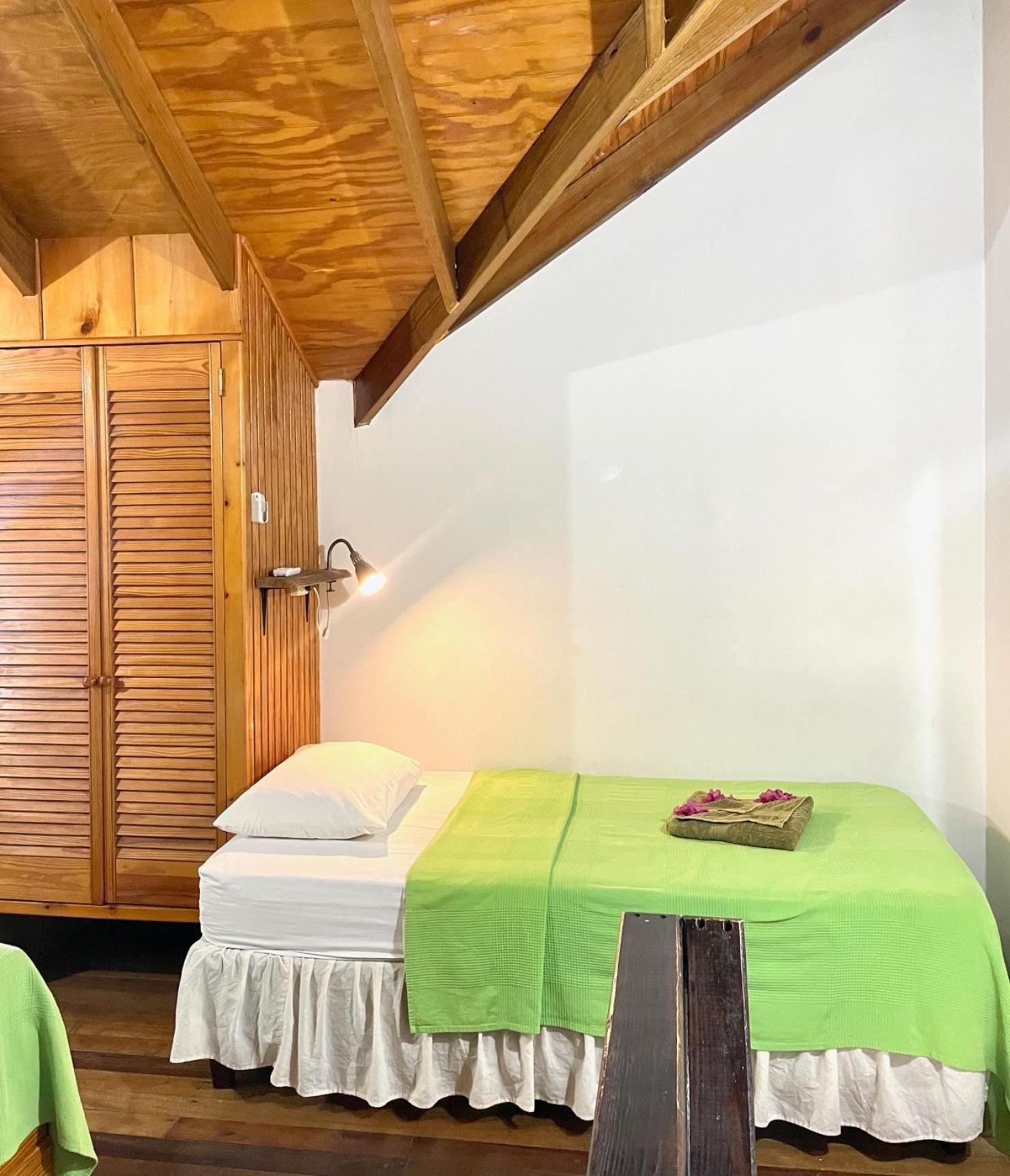 Bananaquit Tobago -Stay Near The Beach Crown Point Exterior photo