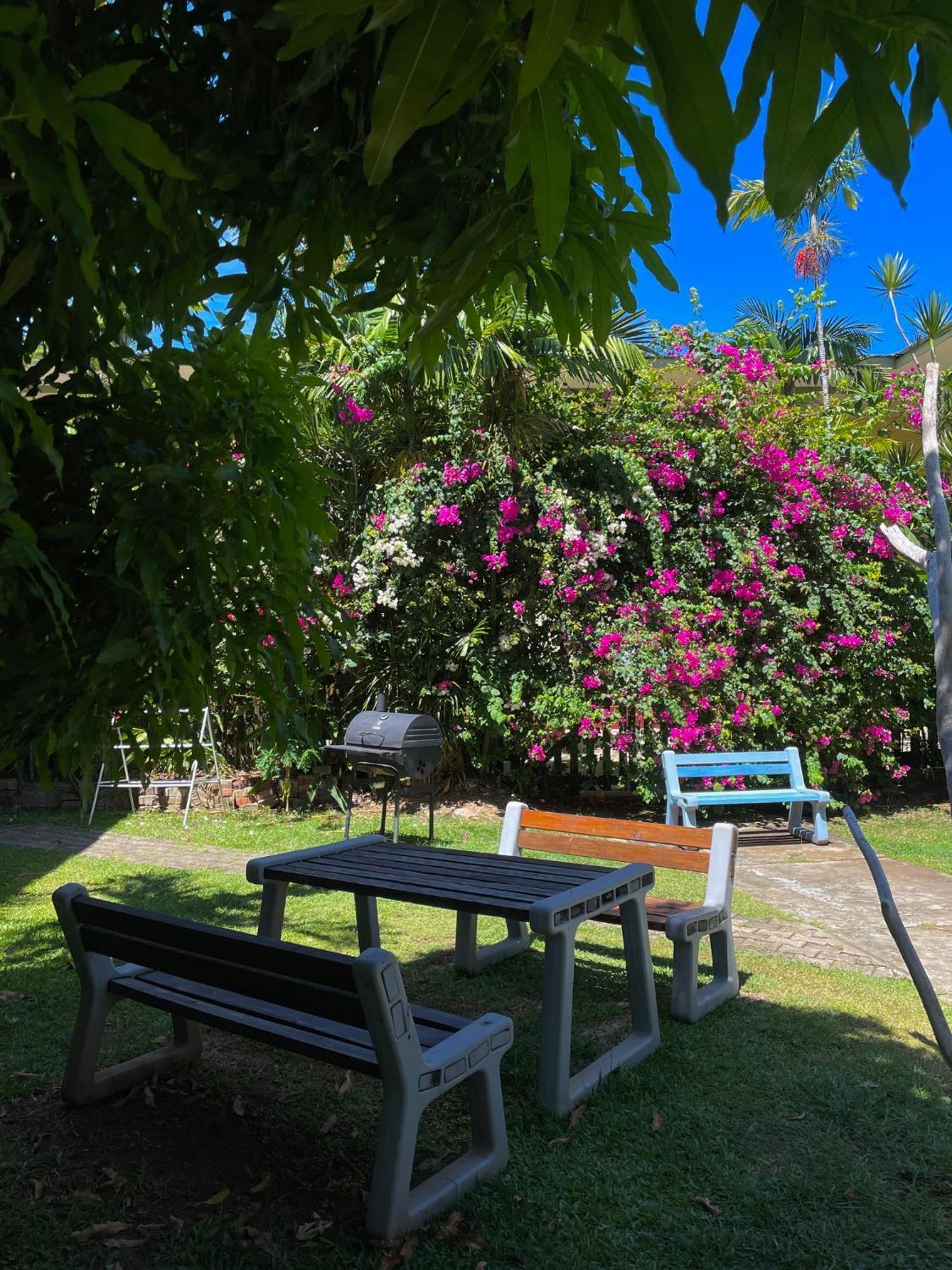 Bananaquit Tobago -Stay Near The Beach Crown Point Exterior photo