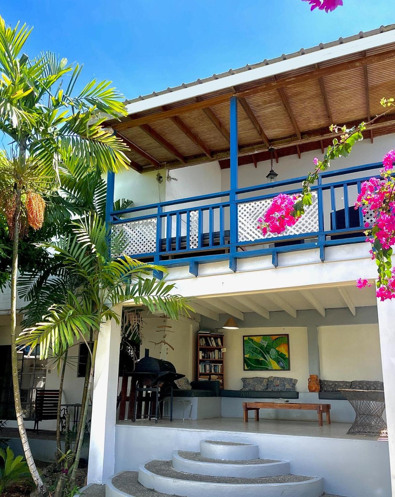 Bananaquit Tobago -Stay Near The Beach Crown Point Exterior photo